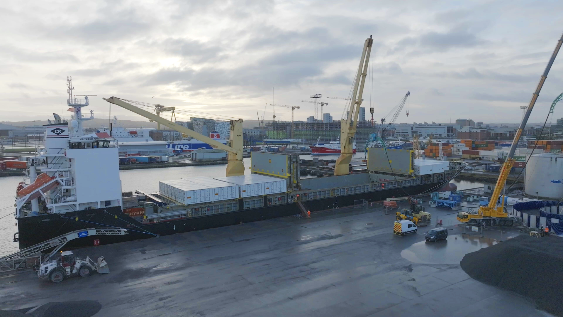 Vessel at Belfast Harbour for Subsea export cable transpool